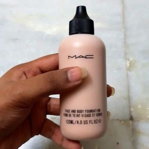 M.A.C Foundation NC30